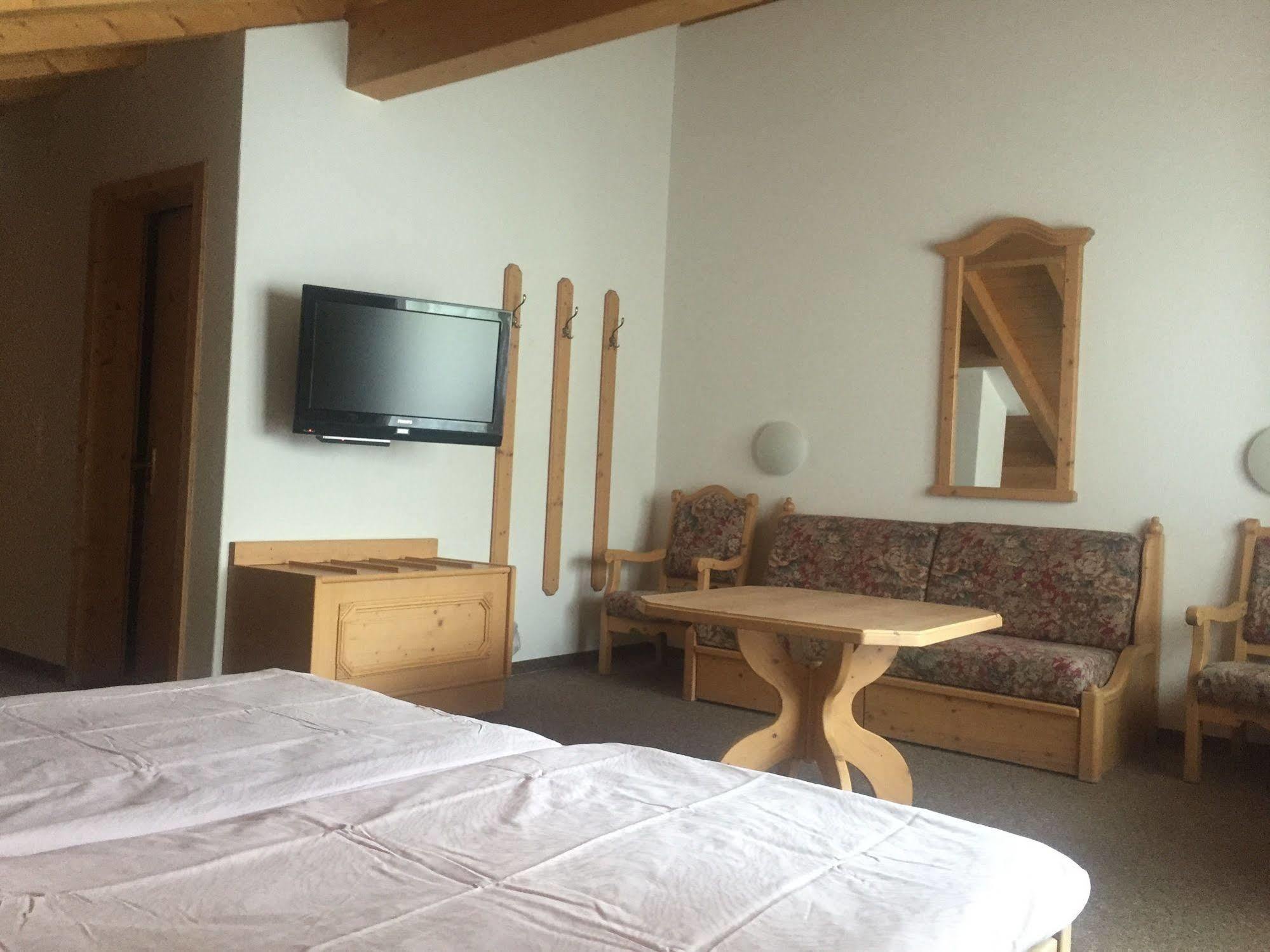 Hotel Solaria Бівіо Екстер'єр фото